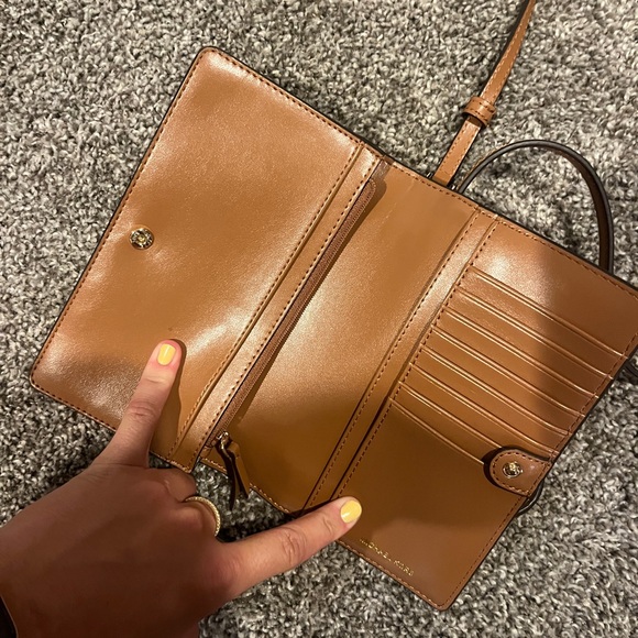 Michael Kors Crossbody/Handbag. Brand new never used. - Picture 5 of 7